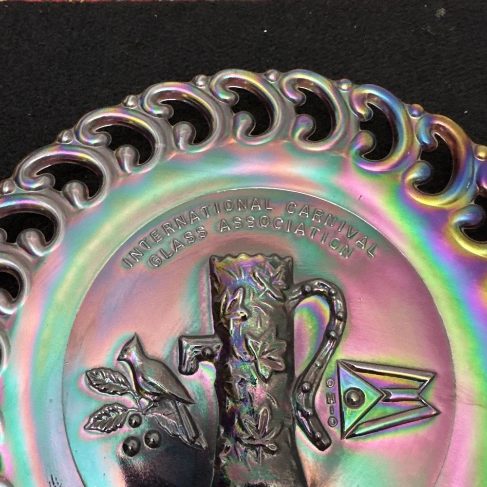 L.E. Smith Amethyst Carnival International Carnival Glass Association Plate 1974